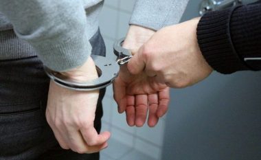 Arrestohet një person në Pejë, Policia i gjen drogë në shtëpi