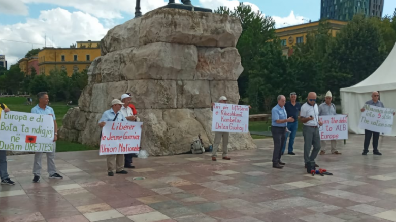 Protestë në Tiranë për lirimin e ish-luftëtarit të UÇK-së, Dritan Goxhaj