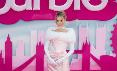 Margot Robbie do të fitojë 45 milionë euro pagë dhe bonuse pasi filmi “Barbie” tejkaloi shifrën e një miliard eurove fitime