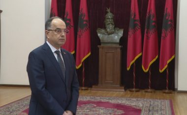 Presidenti flet me heshtje, kalon ligji për legalizimin e kanabisit në Shqipëri