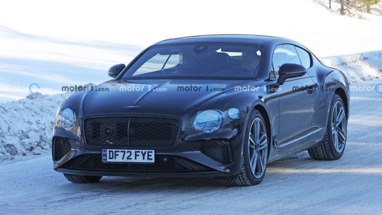 Bentley Continental GT shihet duke u testuar në pistën e famshme të Nurburgring