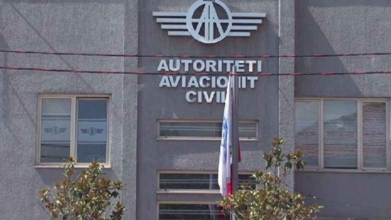 Sindikata e Punëtorëve e Autoritetit të Aviacionit Civil i reagon ashpër drejtorit të përgjithshëm Bujar Ejupit