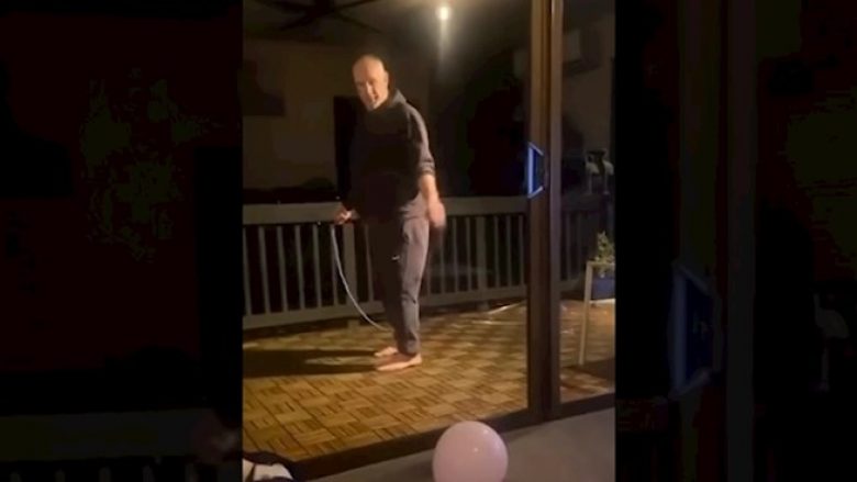 Gruaja ka filmuar bashkëshortin teksa ai po hidhej me litar – videoja u bë virale për shkak të përfundimit të papritur