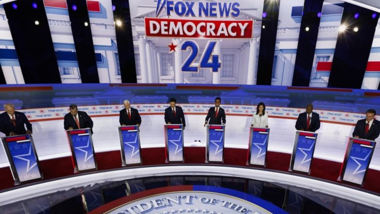Mbahet debati i parë i kandidatëve republikanë për zgjedhjet e vitit 2024 – Trump nuk merr pjesë