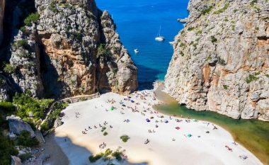 E keni vizituar? Ky plazh u shpall më i bukuri në Evropë për vitin 2023