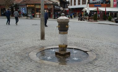Lëshuan muzikë me zë të lartë, iniciohen pesë raste ndaj pronarëve të lokaleve në sheshin “Shadërvan” në Prizren