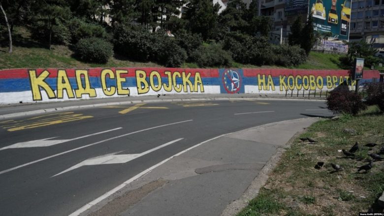 Grafitet kundër Kosovës, ekspertët: Luftë speciale e Serbisë