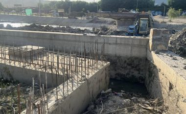 Tharja e lumit Ibër, Zogiani: Incidenti është shkaktuar nga kompania që po ndërtonte një urë, nuk ka respektuar kriteret për mbrojtjen e ujërave