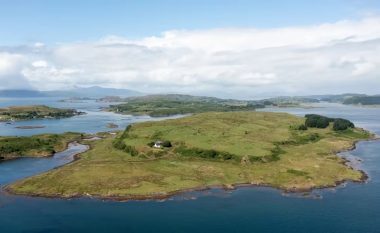 Një ishull i tërë në Skoci del në shitje për herë të parë pas 85 vitesh