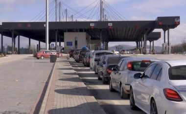Deri në shtatë orë e gjysmë pritje në Merdar, për të dalë nga Kosova