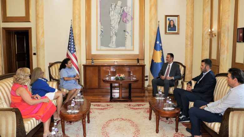 Konjufca dhe senatorja Fernandez flasin për forcimin e marrëdhënieve Kosovë-SHBA