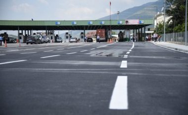 Ia dha 10 euro policit kufitar të Kosovës në Vermicë, i ngritet aktakuzë shtetasit të Shqipërisë