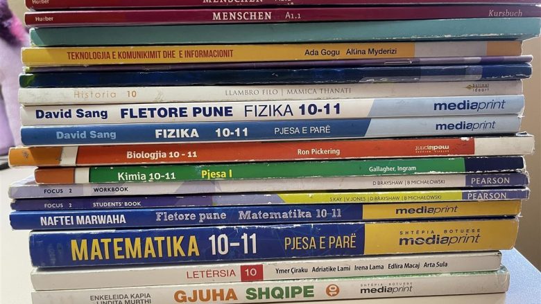 Përfundoi viti shkollor, mungesa e librave sfidë kryesore e nxënësve në Tetovë