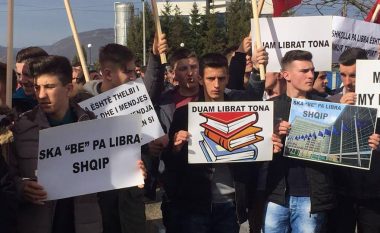 Shkollat e Luginës së Preshevës ende pa leje për përdorim të librave shqip