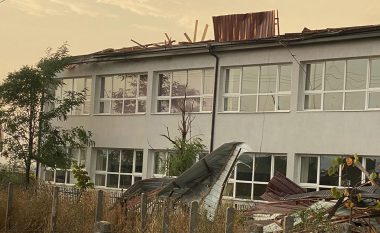 Erëra të forta në Lipjan, dëmtohet një shkollë