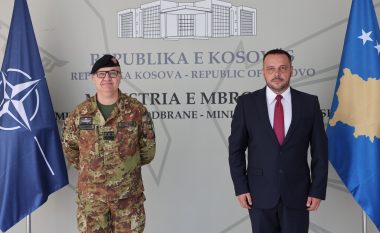 Ministri Maqedonci dhe komandanti Ristuccia diskutojnë për situatën e sigurisë në vend