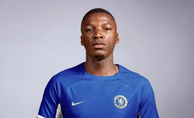 Chelsea arrin marrëveshje kontratktuale me Caicedon