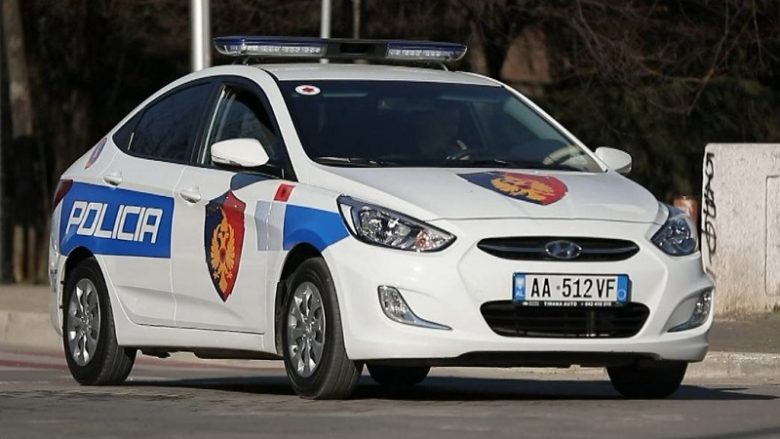 Përplasi për vdekje këmbësorin dhe u largua nga vendngjarja, arrestohet shoferi 34-vjeçar në Durrës