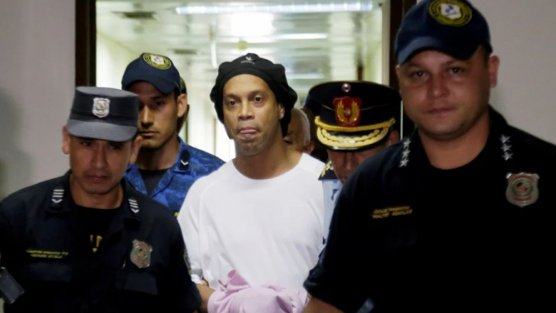 Ronaldinho mund të përfundojë përsëri në burg: Zbulohet se për çfarë akuzohet