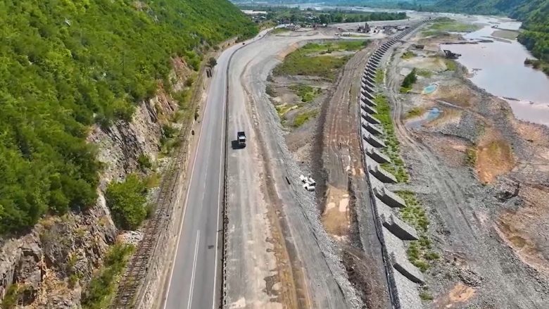 Qeveria ndryshon projektin e rrugës Elbasan-Qafë Thanë, shton një tunel tre kilometër pas negociatave me Maqedoninë e Veriut