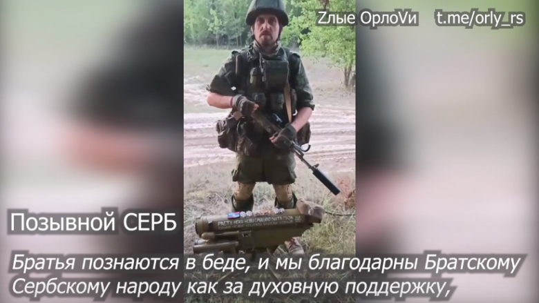 Ushtari rus i falënderon mercenarët serbë që po luftojnë krah tyre në Ukrainë, fton për kthimin e ushtrisë në Kosovë