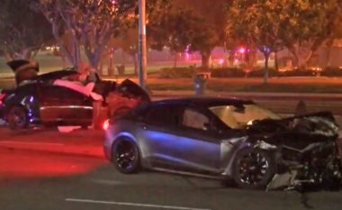 U paralajmërua 150 herë – shoferi i dehur i Tesla-s me drejtim gjysmë autonom përplaset me veturën e policisë