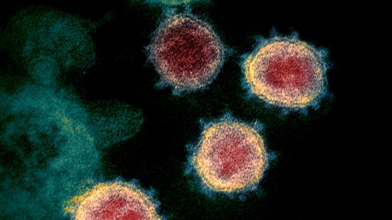 Një variant i ri i coronavirusit po përhapet në Mbretërinë e Bashkuar