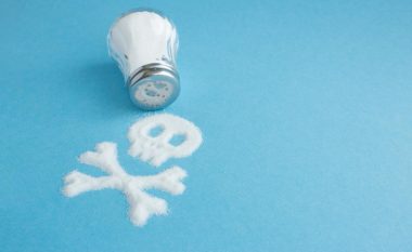 Shtatë shenja që tregojnë se konsumoni shumë kripë dhe kështu seriozisht e shkatërroni shëndetin tuaj