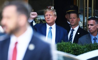 Trump hedh poshtë akuzat, ish-presidenti amerikan lirohet me kusht