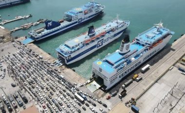 Shqipëria destinacion i turizmit elitar, rritet numri i jahteve në portin e Durrësit