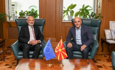 Kovaçevski – Geer: Të gjitha subjektet politike duhet të fokusohen në vendimet që e afrojnë Maqedoninë e Veriut drejt qëllimit evropian