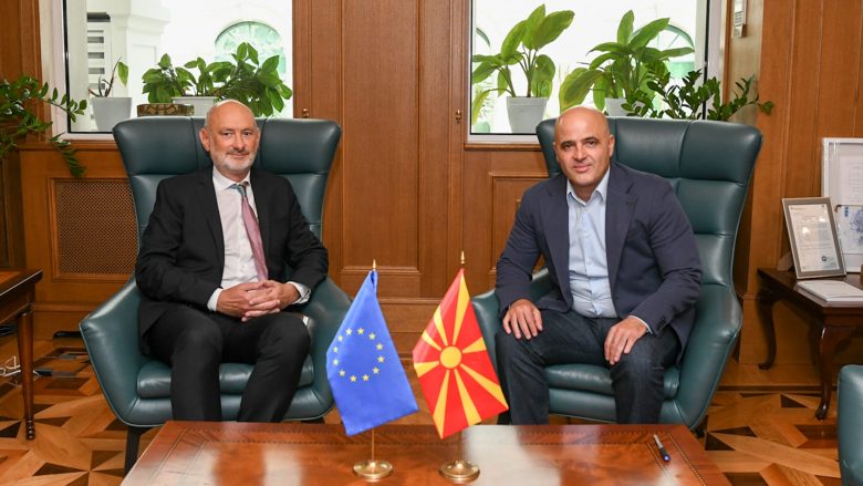 Kovaçevski – Geer: Të gjitha subjektet politike duhet të fokusohen në vendimet që e afrojnë Maqedoninë e Veriut drejt qëllimit evropian