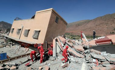 Pse Maroku i shkatërruar nga tërmeti po refuzon ndihmën?