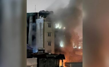Shpërthen zjarri në një ndërtesë kolektive në Vietnam, humbin jetën dhjetëra persona – një djalë është hedhur nga tarraca