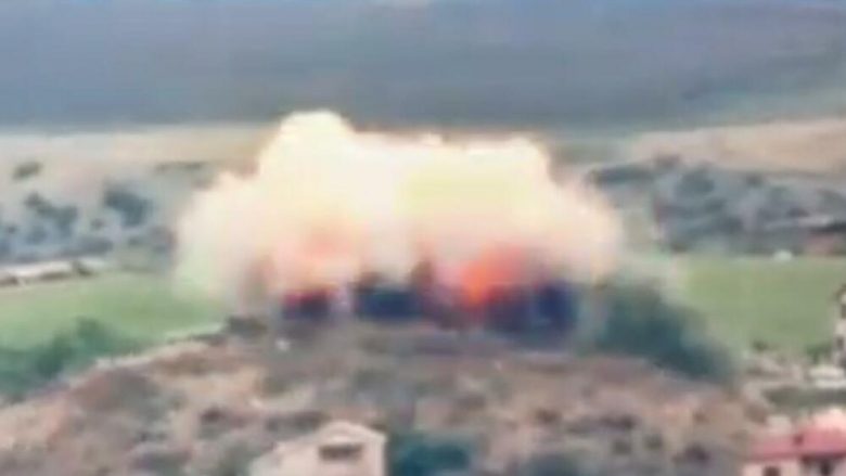 Pamje që tregojnë shkatërrimin e sistemit raketor të mbrojtjes ajrore armene