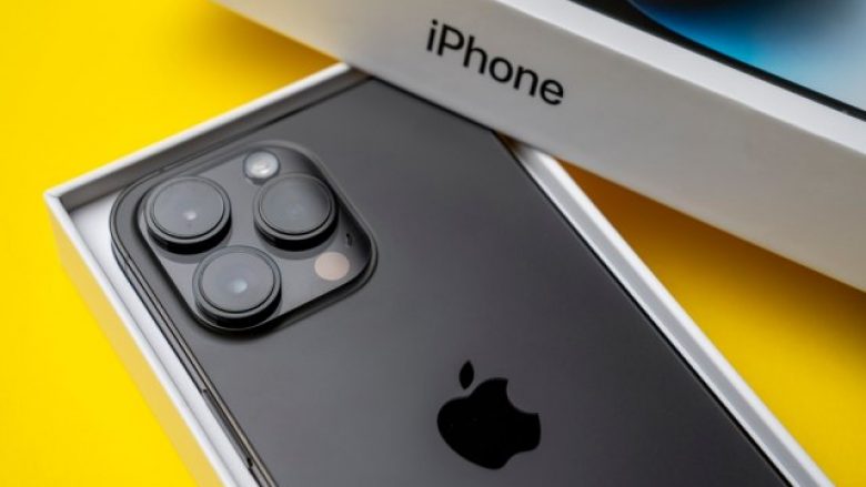 iPhone ka një rreth të zi pranë kamerave, a e dini se për çfarë shërben?