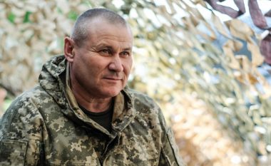 Gjenerali ukrainas zbulon të metën e madhe të ushtrisë ruse, pasi thyen vijën e tyre të parë mbrojtëse
