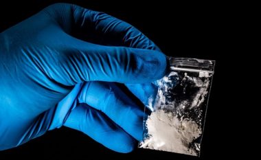 SHBA paralajmëron se Evropa kërcënohet edhe nga fentanili, një drogë 50 herë më e fortë se heroina