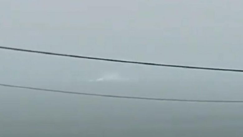 Rrëzohet një helikopter në Greqi, u përplas në det pranë ishullit të goditur nga një stuhi e fuqishme