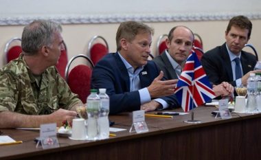 Zelensky pret Sekretarin britanik të Mbrojtjes në Kiev
