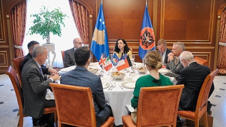 Osmani pas takimit me ambasadorët e QUINT-it: Të kërkohet llogari nga Serbia për veprimet kundër Kosovës