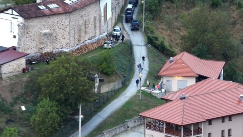 U dorëzohen familjarëve trupat e tre pjesëtarëve të grupit terrorist