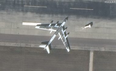 Rusia përdorë gomat e veturave për të mbrojtur aeroplanët e saj bombardues