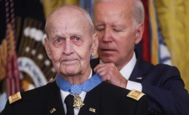 Biden nderon pilotin që nuk iu bind urdhrit të drejtpërdrejtë të eprorëve gjatë luftës së Vietnamit