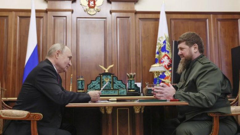 Pamjet e takimit të Putinit me Kadyrov ngjallin spekulime