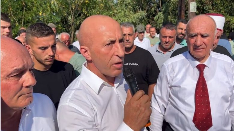 Pajtohen familjet pas varrimit në Pejë, Haradinaj: Dhembja është e madhe, pajtimi na nderon 