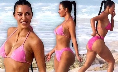 Kim Kardashian tregon fizikun e përkryer në bikini rozë
