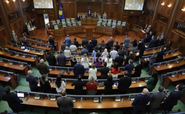 Kuvendi nis me një minutë heshtje në kujtim të kolonelit Ahmet Krasniqi