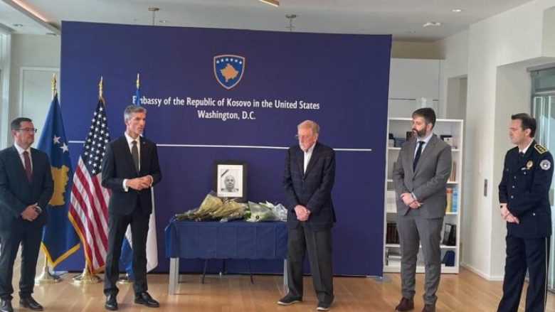 Bashkatdhetarët në SHBA dhe ambasadori William Walker nderojnë rreshterin Afrim Bunjaku