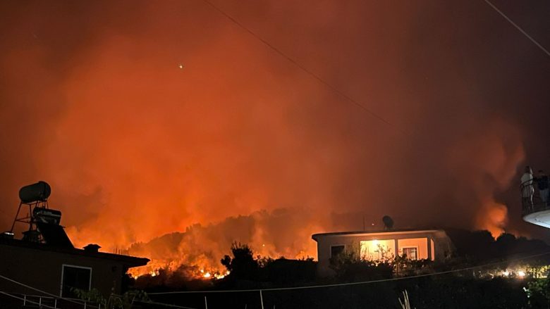 Zjarri merr përmasa të mëdha në Lushnjë, evakuuohen banorët – nën hetim një 58-vjeçar
